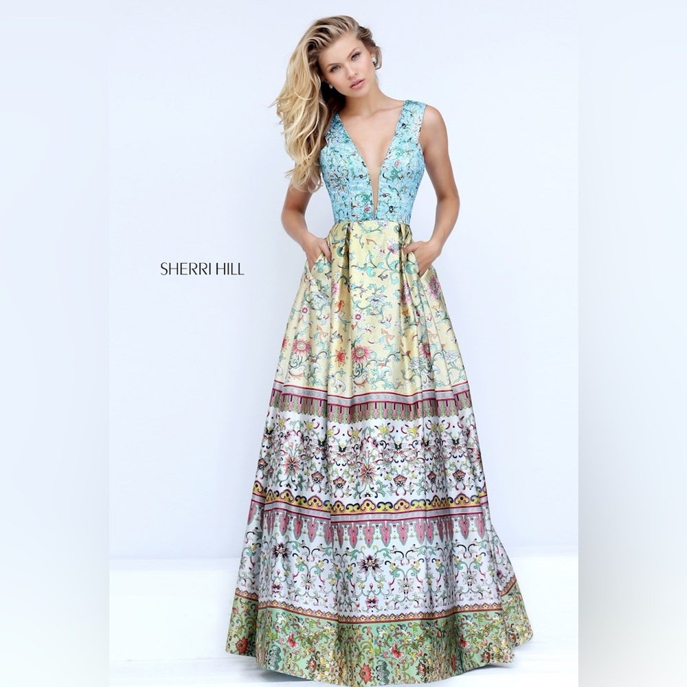Sherri Hill Floral Embellished Maxi V-Neck Prom Dress Size 4
